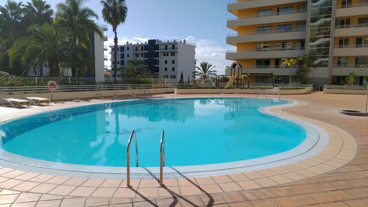 Forum Madeira Ajuda Apartment *